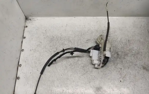 Alfa Romeo 159 Front door lock