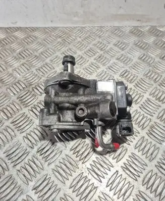 Volvo XC90 Fuel injection high pressure pump 31432135