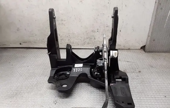 Opel Zafira C Brake pedal 13400085