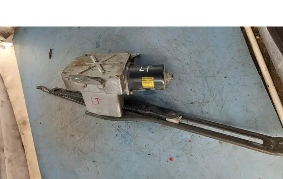 Nissan Quest Rear door window regulator with motor 