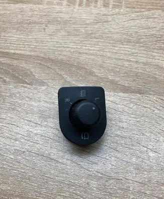 Volkswagen Golf IV Wing mirror switch 1J1959565E
