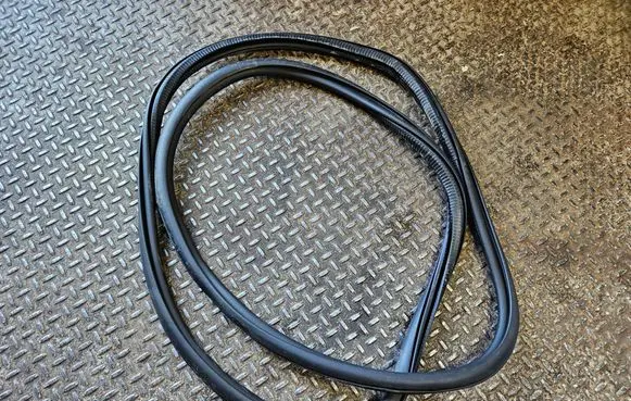 Audi A5 Front door rubber seal 8B3831721