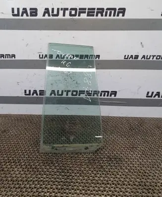 Volkswagen Touran II Rear vent window glass