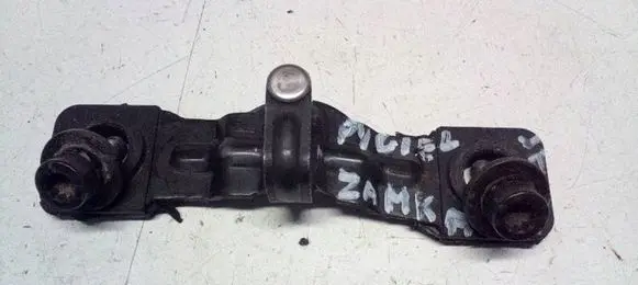 Volkswagen PASSAT B6 Loading door lock loop/hook striker 8C9827507