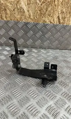 Mini One - Cooper F56 F55 A/C compressor mount bracket 6998123
