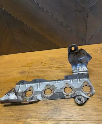 Exhaust heat shield