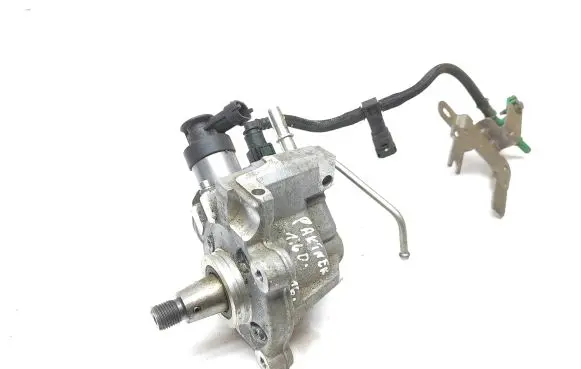Peugeot Partner Fuel injection high pressure pump 9811347380 0445010739