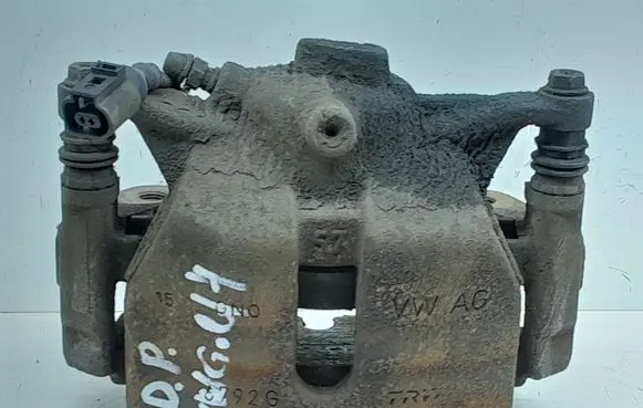 Volkswagen Golf VII Front brake caliper