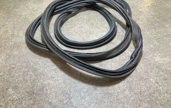 Citroen C4 III e-C4 Trunk rubber seal (body) 