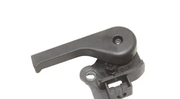 Land Rover Discovery 4 - LR4 Engine bonnet (hood) release handle