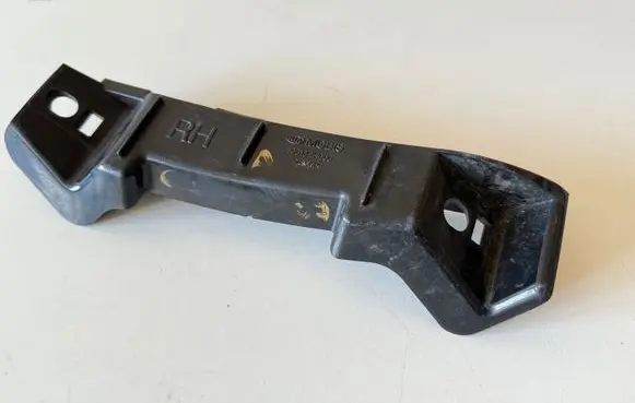 KIA Ceed Front bumper mounting bracket 865181H000