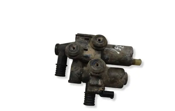 BMW 3 E46 Coolant heater control valve 8369807