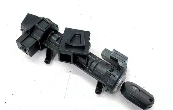 Ford Escape III Ignition lock GM5T15607AB