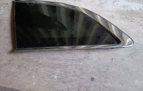 Renault Koleos II Rear side window 833012957R