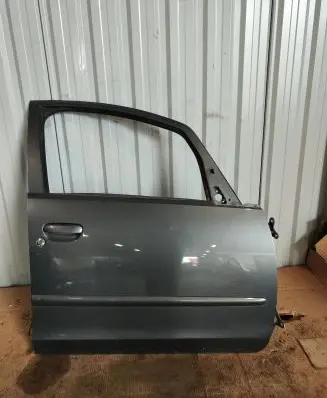 Mitsubishi Colt Front door