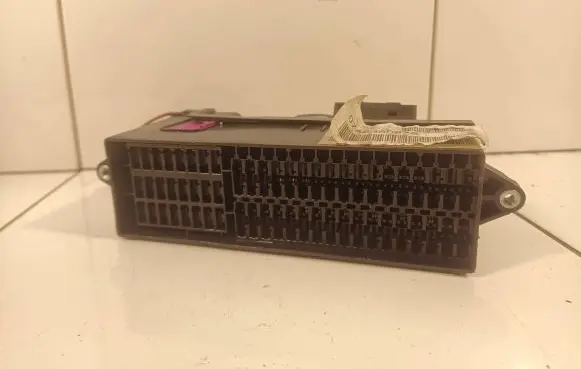 Volkswagen Tiguan Fuse module