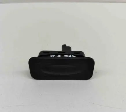 Renault Captur Tailgate/boot open switch button 8200076256
