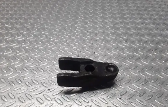 Mercedes-Benz S W220 Fuel Injector clamp holder