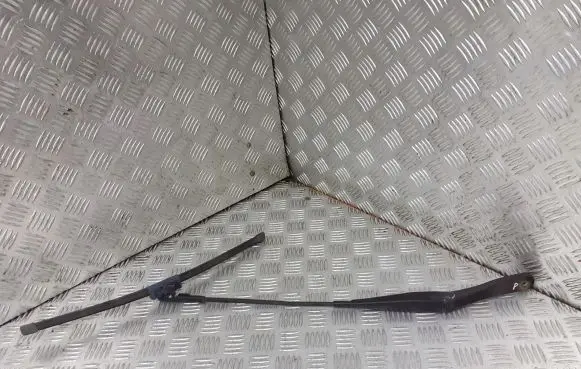 Opel Astra H Front wiper blade arm 13111220