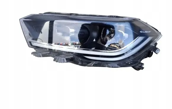 Volkswagen Polo VI Headlight/headlamp L559332