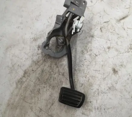 Chevrolet Camaro Brake pedal 84063727