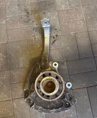 Mercedes-Benz E W213 Front wheel hub 2133325300