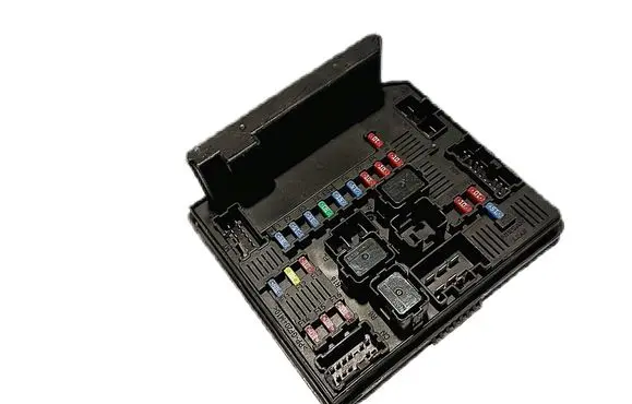 Nissan Qashqai Fuse module 284B7BB00B