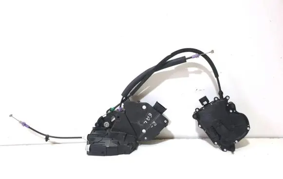 Jaguar XJ X351 Rear door lock