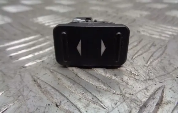 Ford Mondeo MK IV Quarter vent window switch 6M2T14529AD