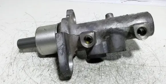 Audi A6 S6 C5 4B Master brake cylinder