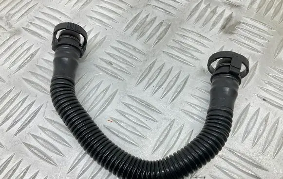 Audi TT TTS Mk2 Breather hose/pipe 06F103221E