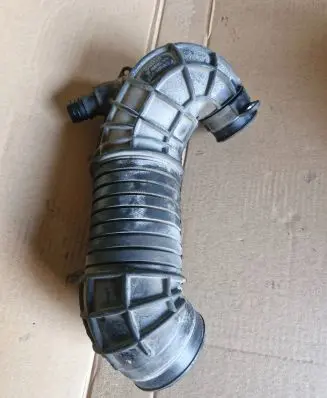 Audi A4 S4 B7 8E 8H Air intake hose/pipe 8E0129615J