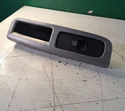 Volvo S40 Electric window control switch 30774162 01105061780369