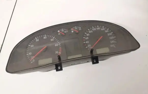 Volkswagen PASSAT B5 Speedometer (instrument cluster) 3b0919881m 110008794