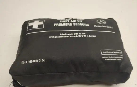Mercedes-Benz E W212 First aid kit A1698600150