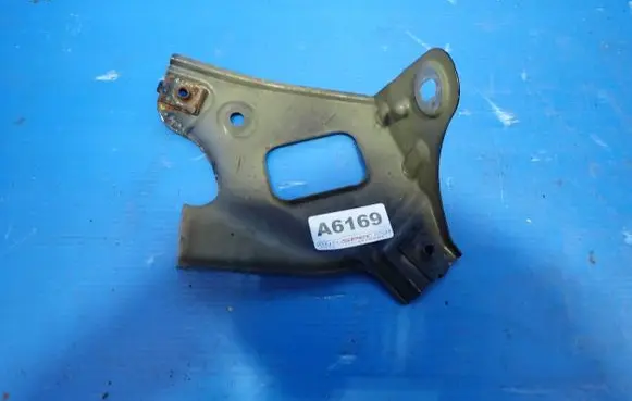 Chevrolet Orlando Fender mounting bracket