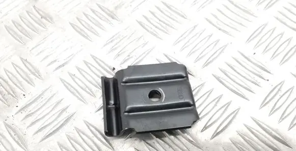 Battery bracket