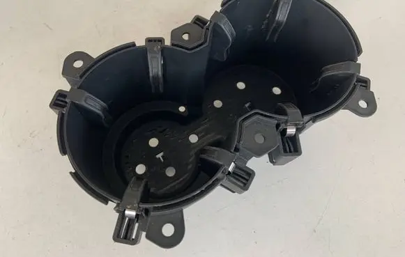 Cup holder front
