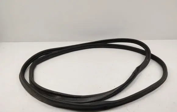 Audi A5 Trunk rubber seal (body) 8B9827705