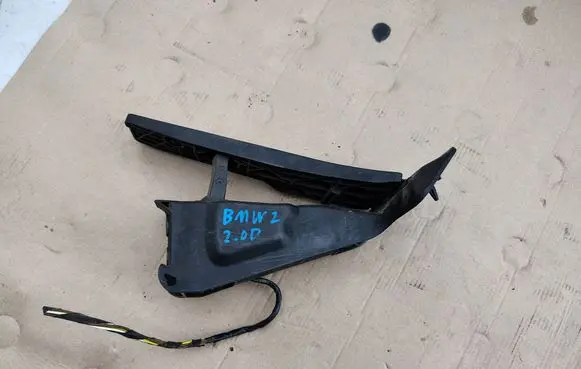 BMW 2 F45 Accelerator pedal position sensor 3542-68531704