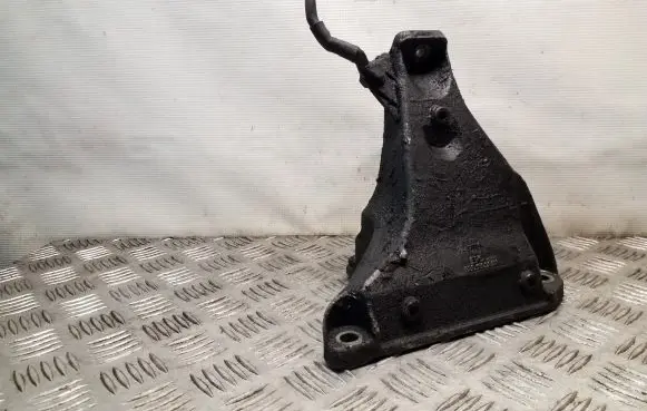 Volkswagen PASSAT B5 Engine mounting bracket 8D0199308N