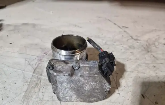 Audi A6 S6 C6 4F Throttle valve 4F0145950C