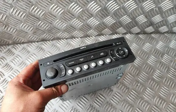 Citroen C4 I Picasso Radio/CD/DVD/GPS head unit 96637348XT 96637348XT00