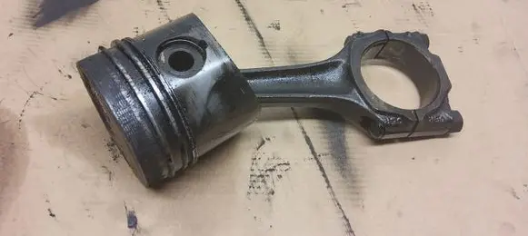 Volkswagen Transporter - Caravelle T3 Piston with connecting rod