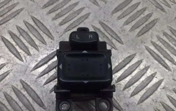 Mazda 6 Wing mirror switch 183608