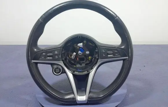 Alfa Romeo Stelvio Steering wheel