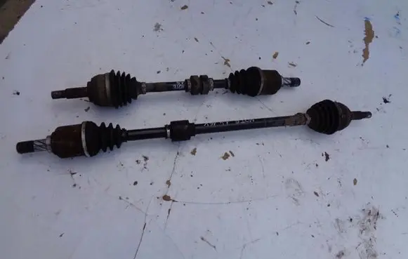 Nissan Note (E12) Front driveshaft