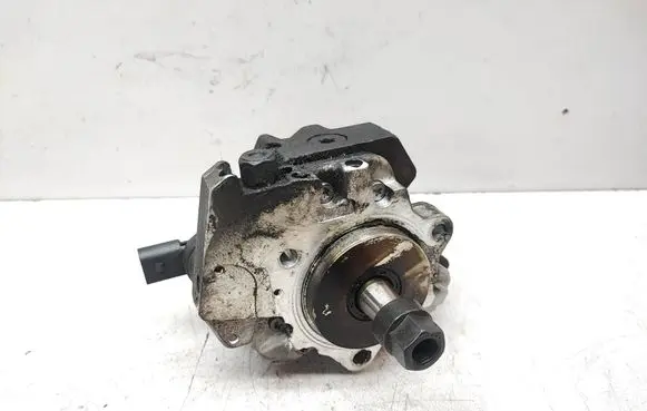 BMW X3 E83 Fuel injection high pressure pump 7798333