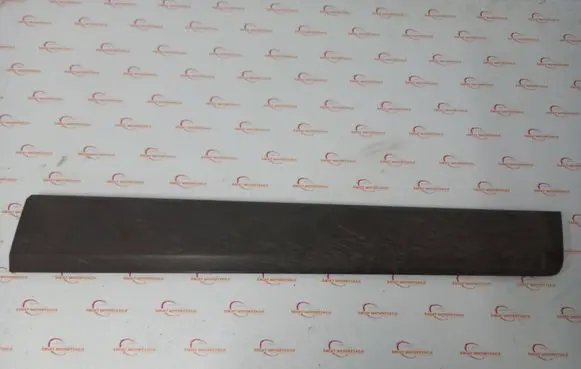 Chevrolet Captiva Front door trim (molding) 