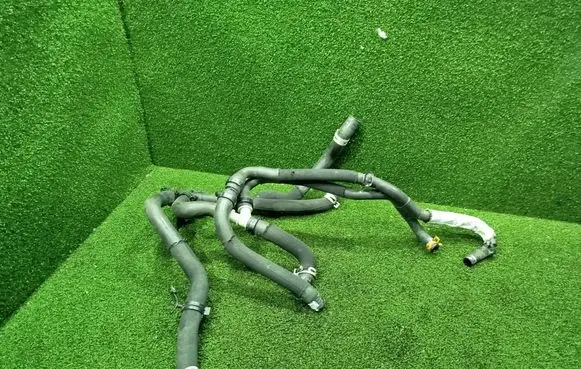 Renault Trafic II (X83) Engine coolant pipe/hose 1800448015